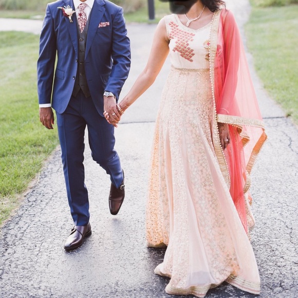 Indian Bridal Gown - M/L - Picture 2 of 2